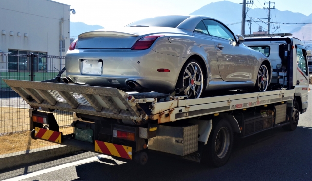 レッカー搬送（引き上げ搬送）